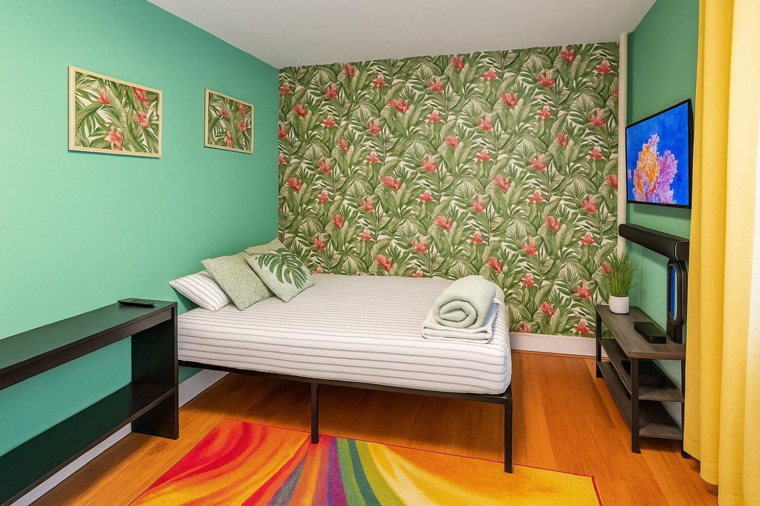 Tropical Comfort Room In Harlem Cozy Stay With Snacks & Style Nova York